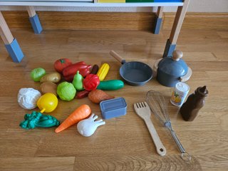 Cocina infantil de madera con accesorios