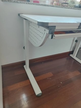 Escritorio,  a recoger cerca de CC Odeon, Narón
