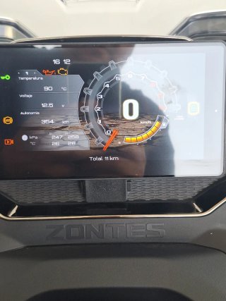 Moto Zontes 368G Negra/Dorada