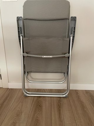 2 sillas plegables gris / beige para jardín( 50€)