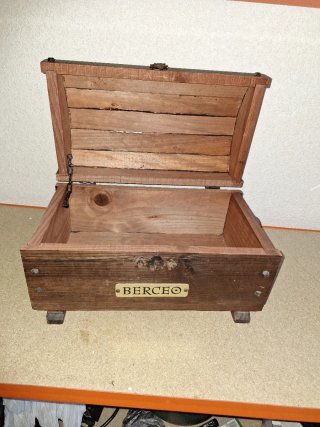 Baúl de madera BERCEO