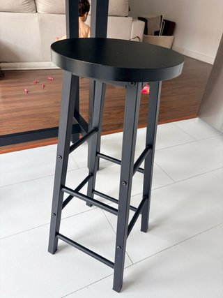 Mesa alta cocina con 2 taburetes