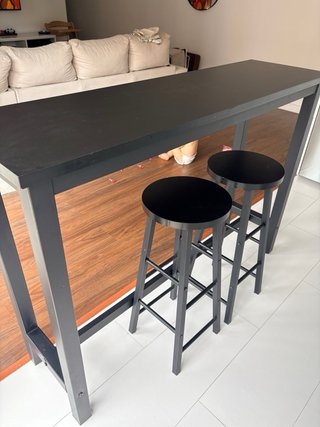 Mesa alta cocina con 2 taburetes