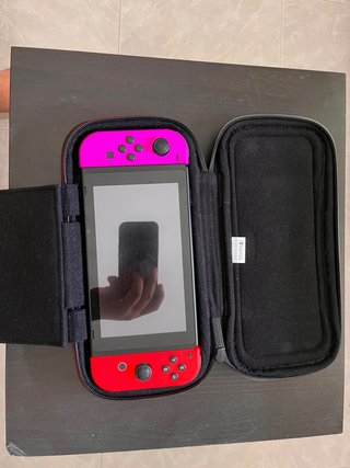 Nintendo Switch Rosa y Rojo
