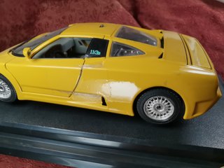 Burago 3045 Bugatti EB 110 Amarillo