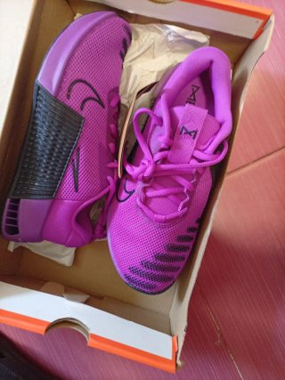 Zapatillas Nike Moradas y Negras