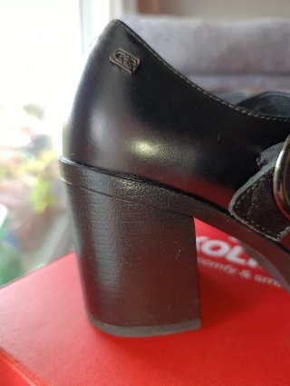 Zapatos tacón Chika10 negros plataforma hebilla