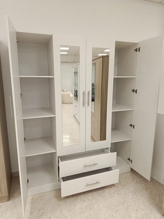 Armario 3 puertas 2 cajones nuevo