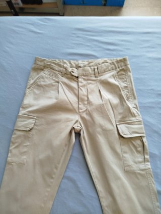 Pantalón cargo beige regular fit