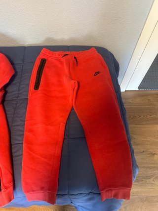 Conjunto Nike Tech Fleece Rojo