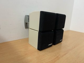 2 Altavoces Bose Doble Cubo con soportes pared