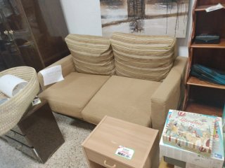 Sofá Cama Beige y Multicolor