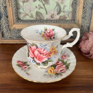 Taza y plato Royal Albert porcelana inglesa