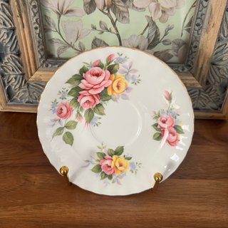 Taza y plato Royal Albert porcelana inglesa
