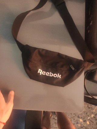 Riñoneras Reebok y Beige