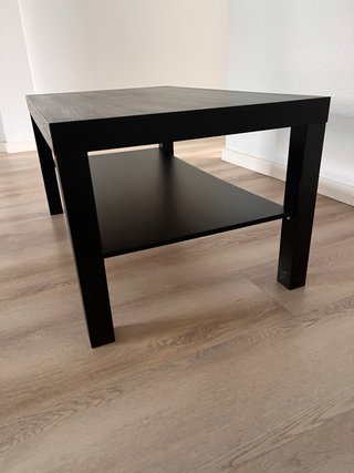 Mesa de Centro Negra con Estante Inferior – Estilo