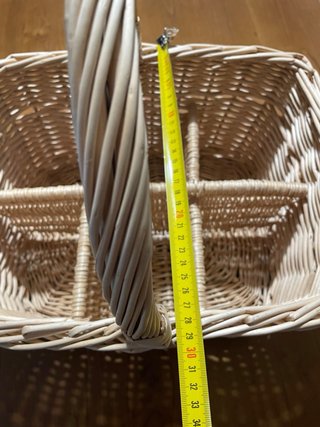 Cesta de mimbre con asa