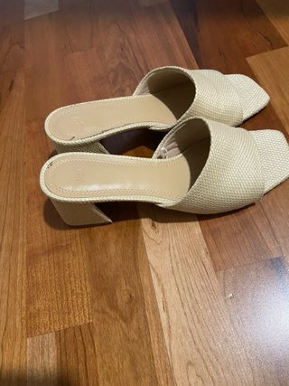 Sandalias tacón cómodo beige