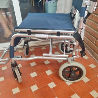 Silla de ruedas plegable