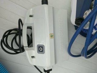 Robot limpiafondos Dolphin Pool Up
