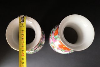2 Jarras Figuras Orientais Porcelana China
