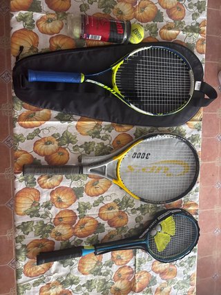 Racchette da tennis e badminton + accessori