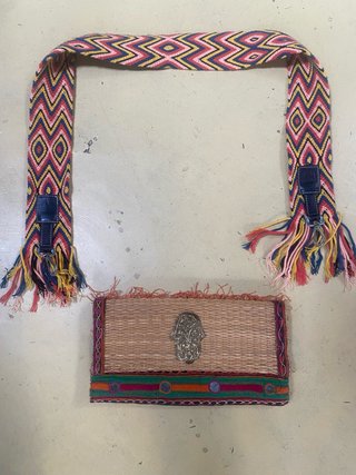 Correa bandolera para bolso multicolor.