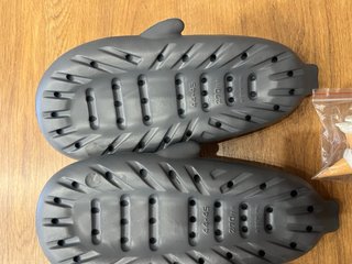 Zapatillas Tiburón Talla 44/45 Nuevas