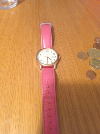 Reloj Timex Correa Rosa y Esfera Blanca