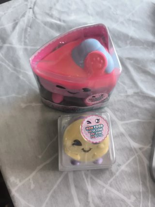 Lote 2 Juguetes Breakeez (Tarta + Macaron)
