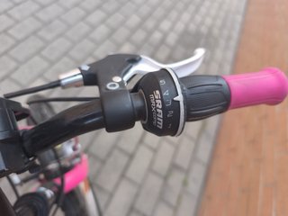 Bicicleta infantil rosa y negra