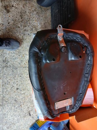 Asiento Harley Davidson 883