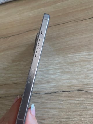 iPhone 16 Pro Oro/Plata
