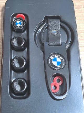 Tapones Válvula BMW y Llavero