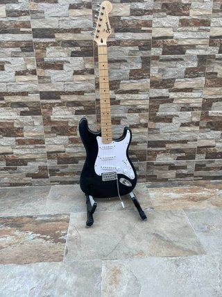 Guitarra Eléctrica Fender Squier Nueva + extras