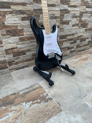 Guitarra Eléctrica Fender Squier Nueva + extras