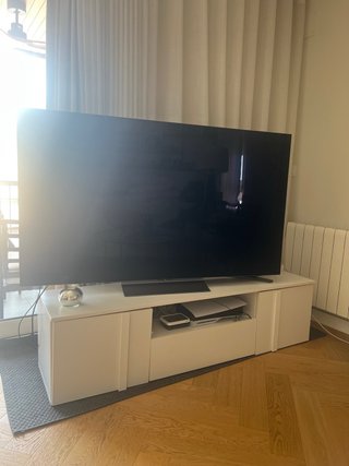 Mueble TV blanco y negro