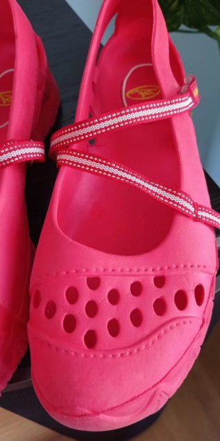 SANDALIAS/CANGREJERAS TALLA 40 + REGALO