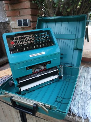 Máquina de escribir Olivetti Studio 45