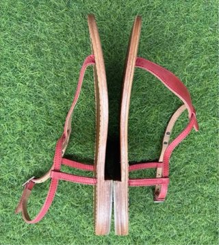 Sandalias de piel rojas