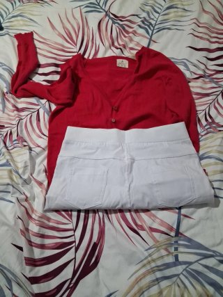 Leggings blancos talla M +chaqueta roja 38 primark