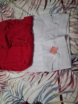 Leggings blancos talla M +chaqueta roja 38 primark