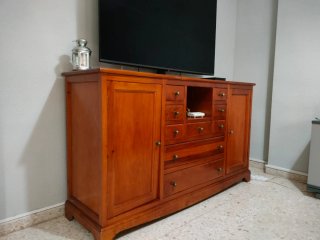 Aparador de madera para salón