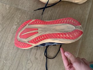 Asics Novablast 5 - Estado espectacular. Suela top