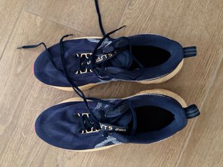 Asics Novablast 5 - Estado espectacular. Suela top