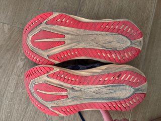 Asics Novablast 5 - Estado espectacular. Suela top
