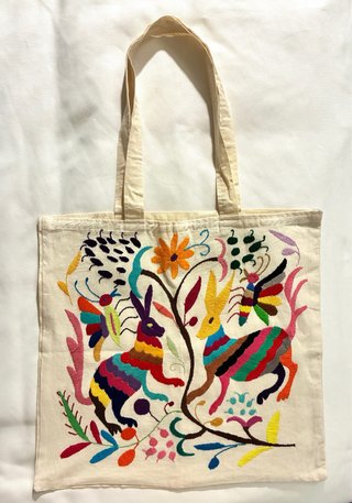 Bolso Tote Bordado a Mano Estilo Otomí