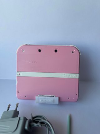 Nintendo 2DS Rosa con Caricabatterie e Stilo