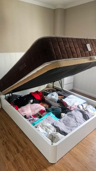 Cama doble con canapé de almacenaje