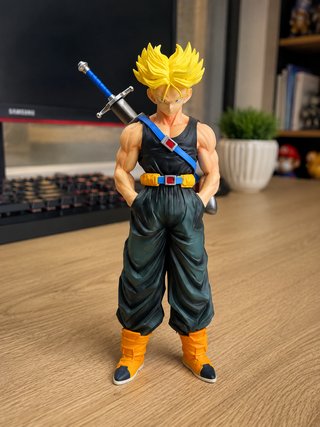 Figura Trunks Dragon Ball Z con Espada